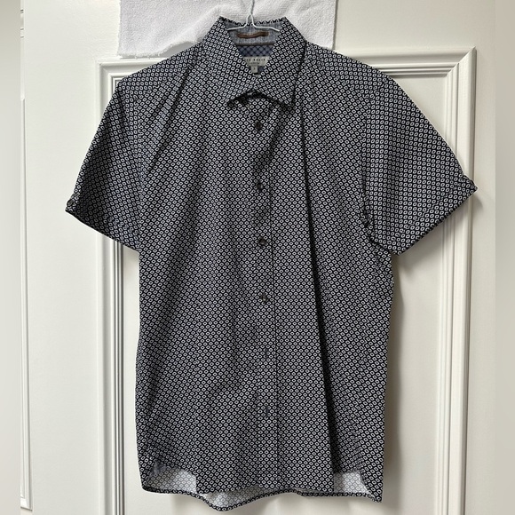 Ted Baker Men’s short sleeve button down. Size 3 - Picture 5 of 5
